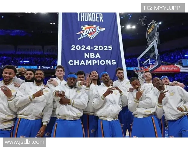 雷霆球员时尚风范大公开!球场胜利之余展现穿搭魅力