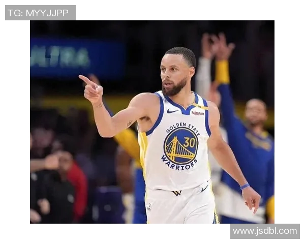 库里三分19中12空砍48分 勇士不敌开拓者2连败